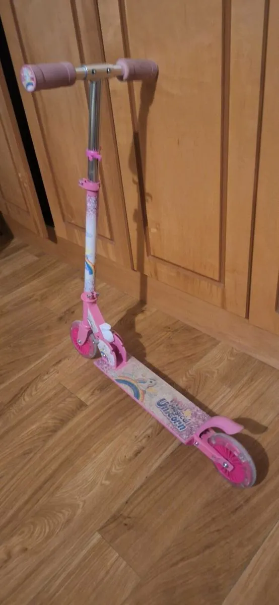 Girls unicorn Scooter - Image 2