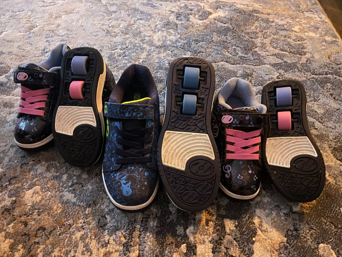 Heelys x 2 Size: UK11EUR30 x1 UK2EUR30 - Image 1