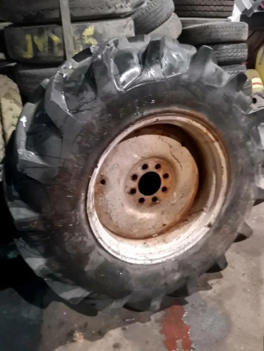 Tractor Digger Forklift Wheels16.9X28 Ford Centres - Image 2