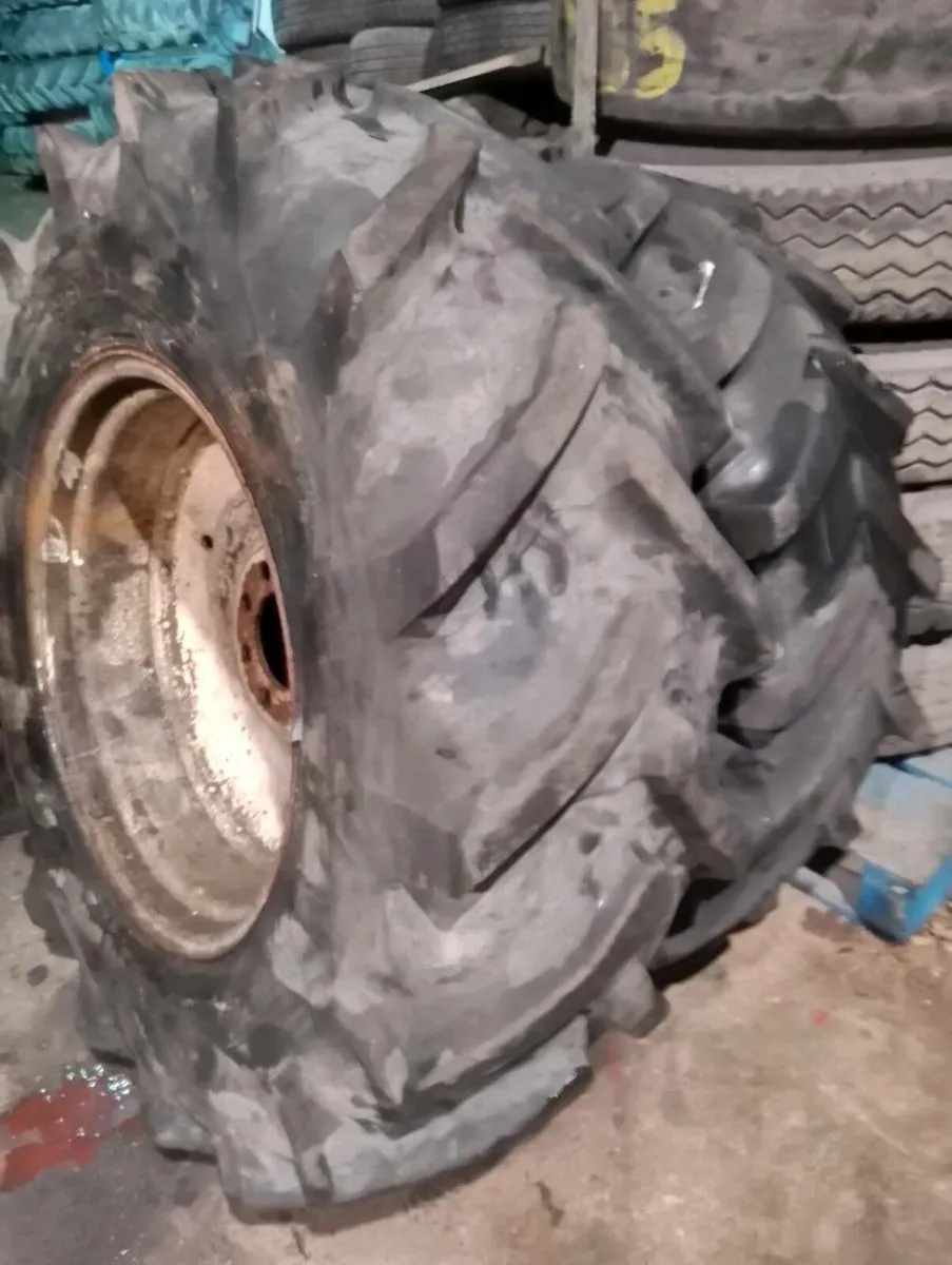 Tractor Digger Forklift Wheels16.9X28 Ford Centres - Image 3