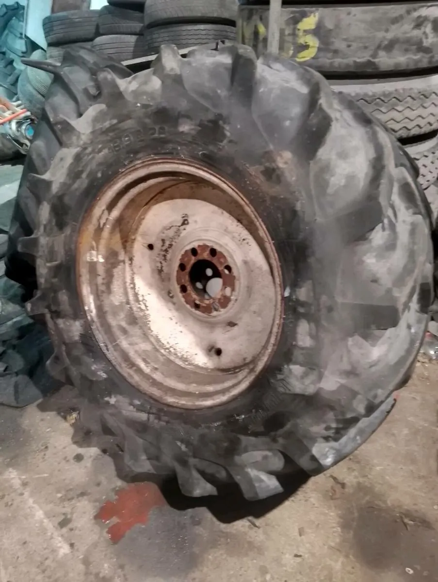 Tractor Digger Forklift Wheels16.9X28 Ford Centres - Image 4