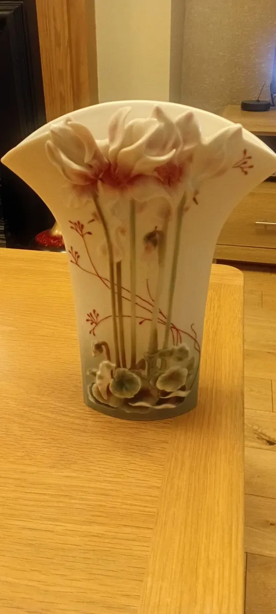 Franz vase 10.5 " - Image 2