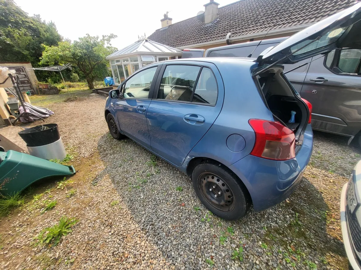 Toyota Yaris 2006 - Image 3