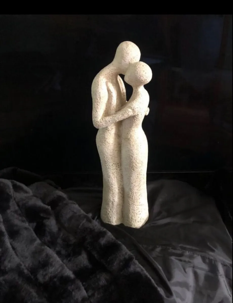 Statue - Loves Embrace - Image 1