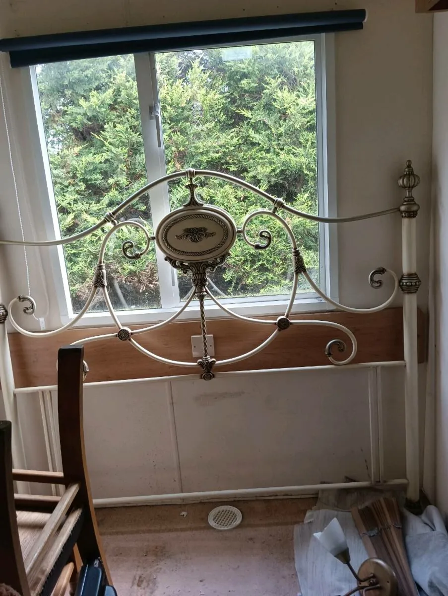 Like new king size headboard - Image 1