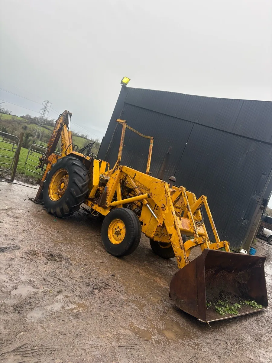 Massey digger/loader - Image 2