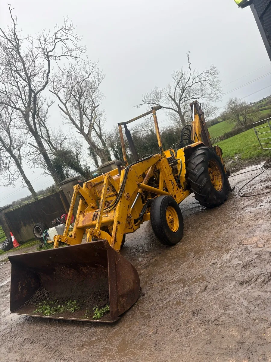Massey digger/loader - Image 3