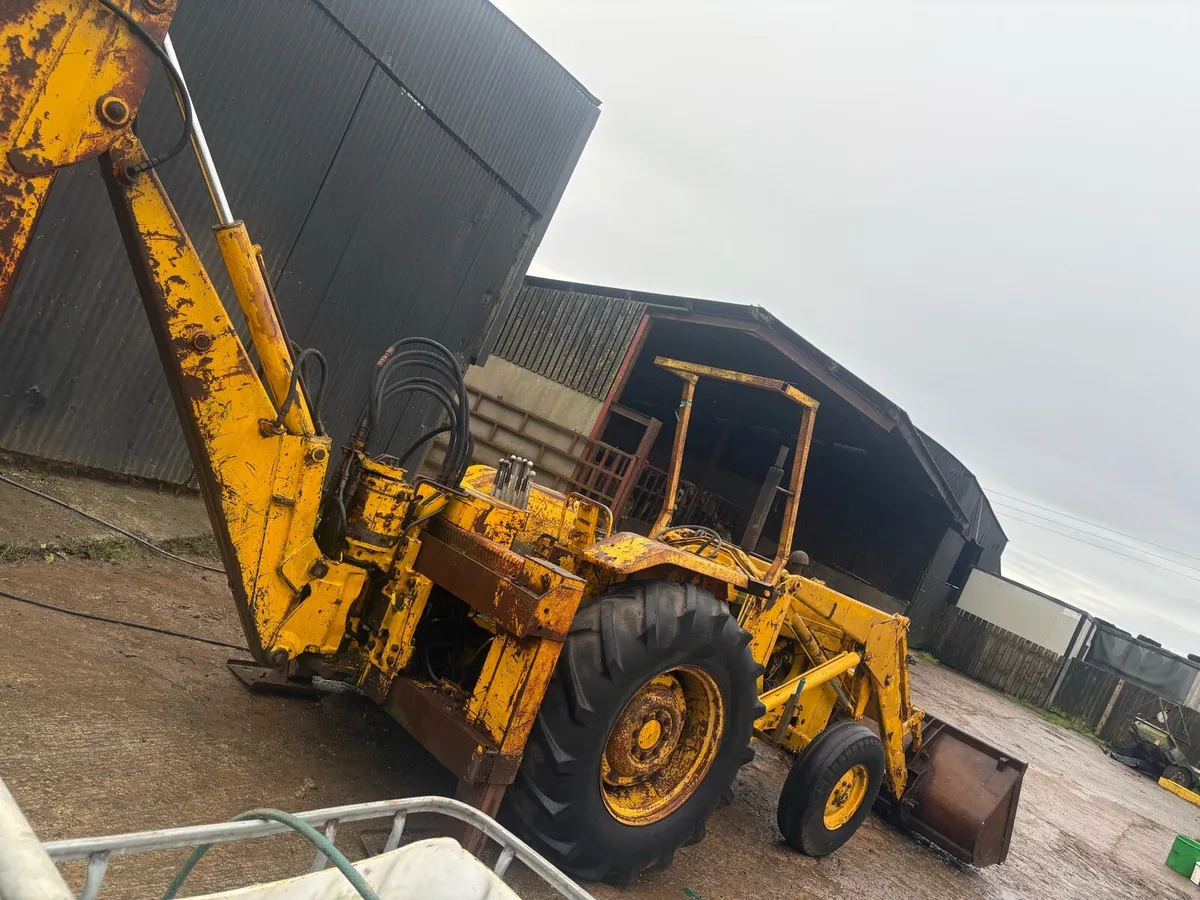 Massey digger/loader - Image 4