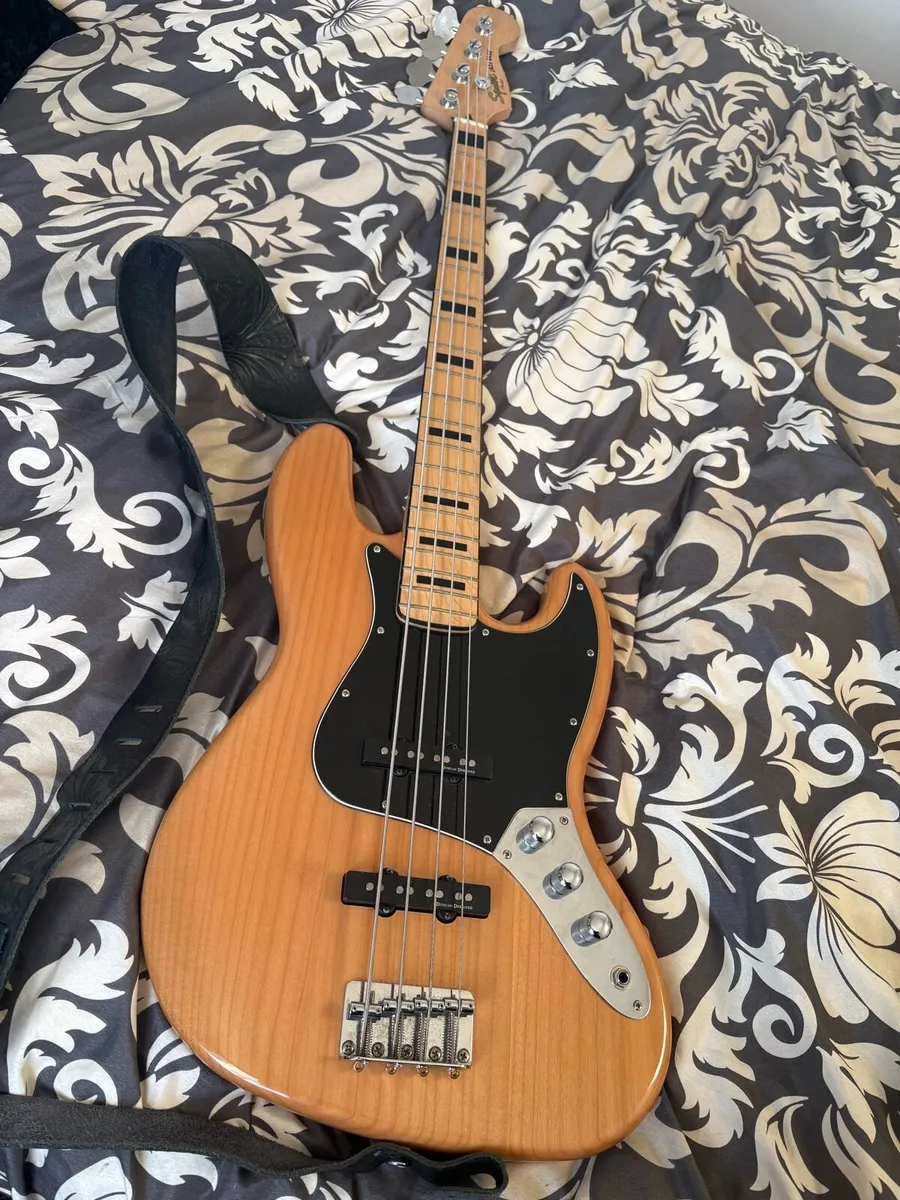 squier guitars - Image 1