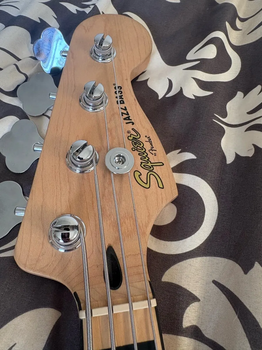 squier guitars - Image 3