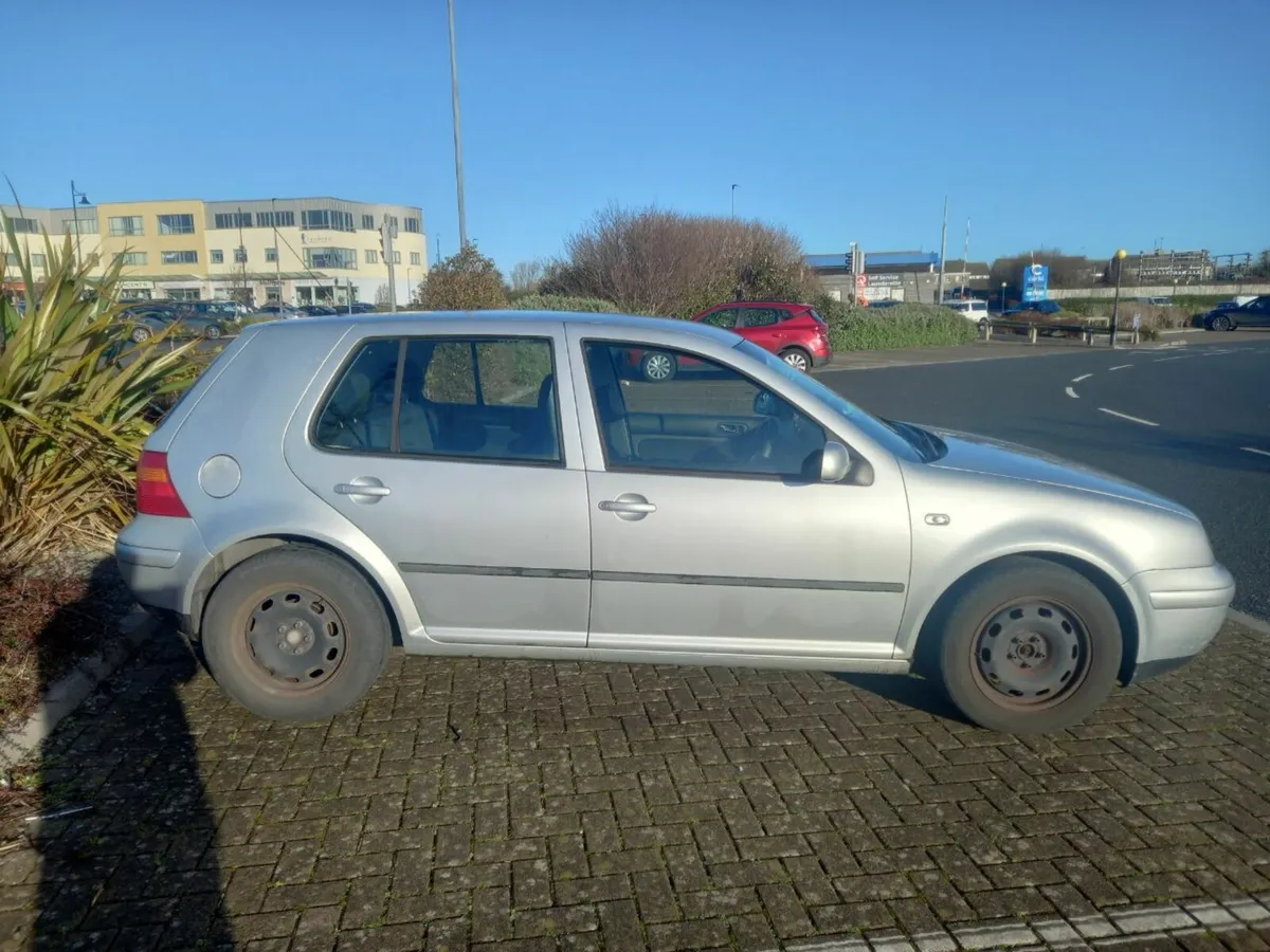 Volkswagen Golf Mk4 Automatic (2001) - Image 2