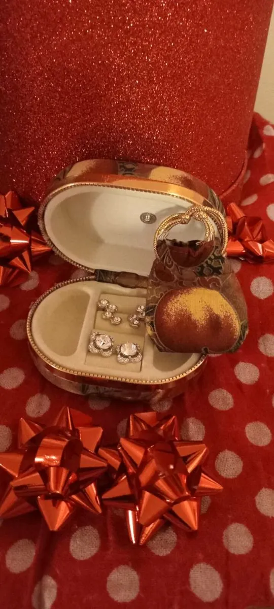 Job lot Earrings - Image 1