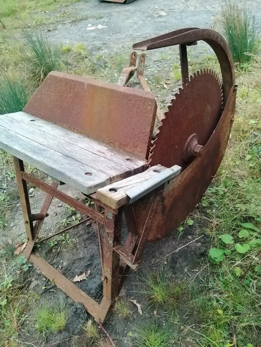 Sawbench Ferguson Original Condition Vintage - Image 2