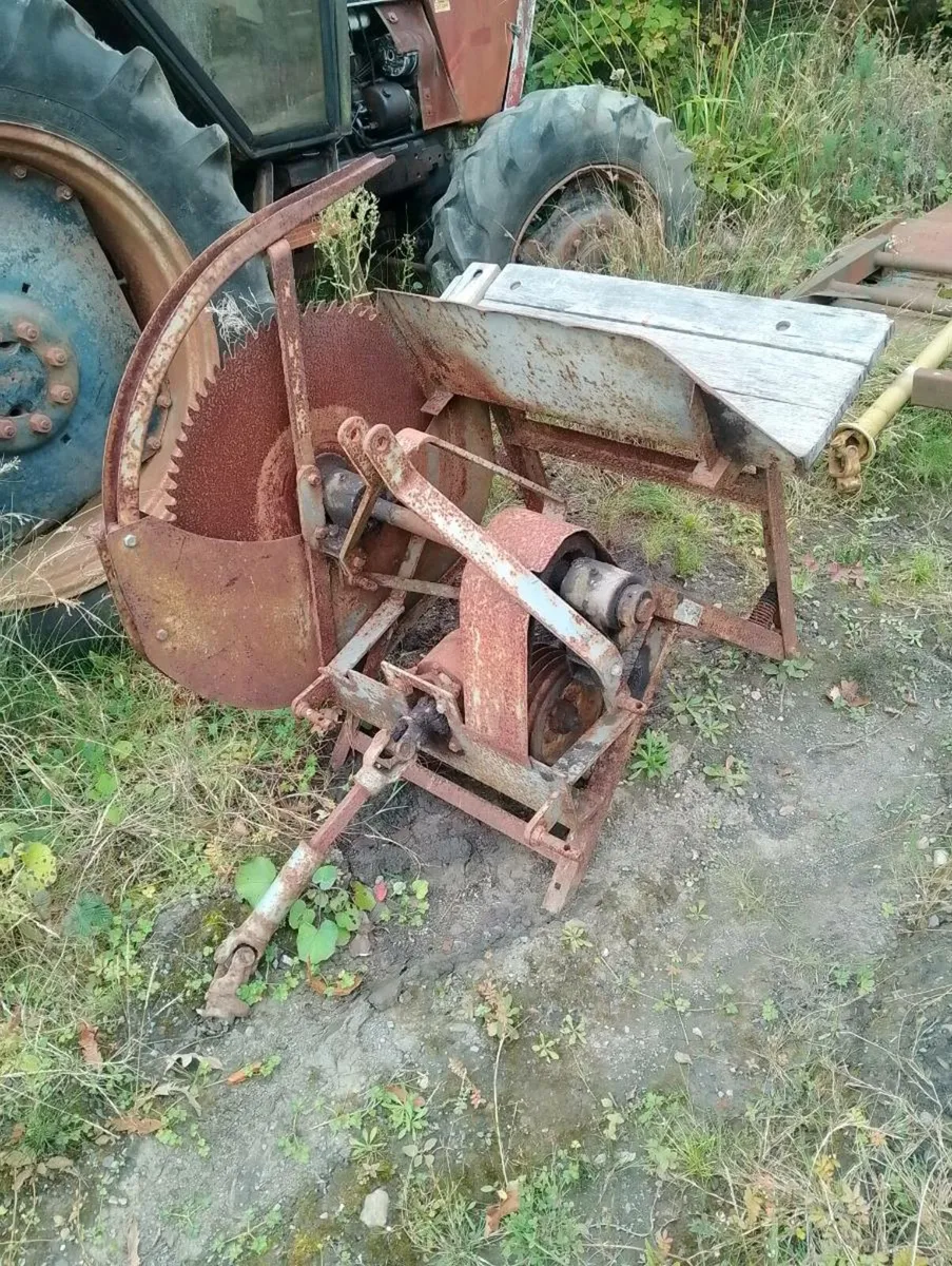 Sawbench Ferguson Original Condition Vintage - Image 3