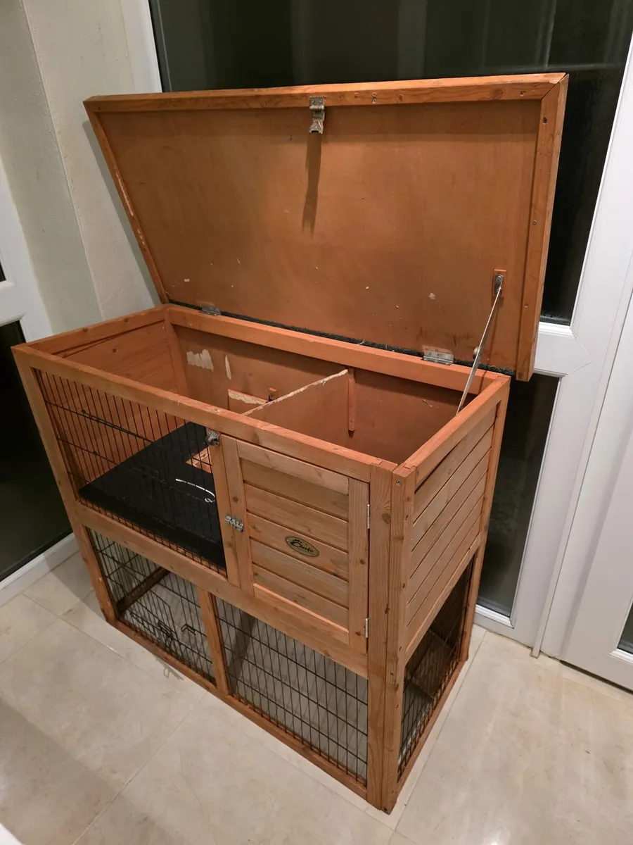 Rabbit hutch - Image 1