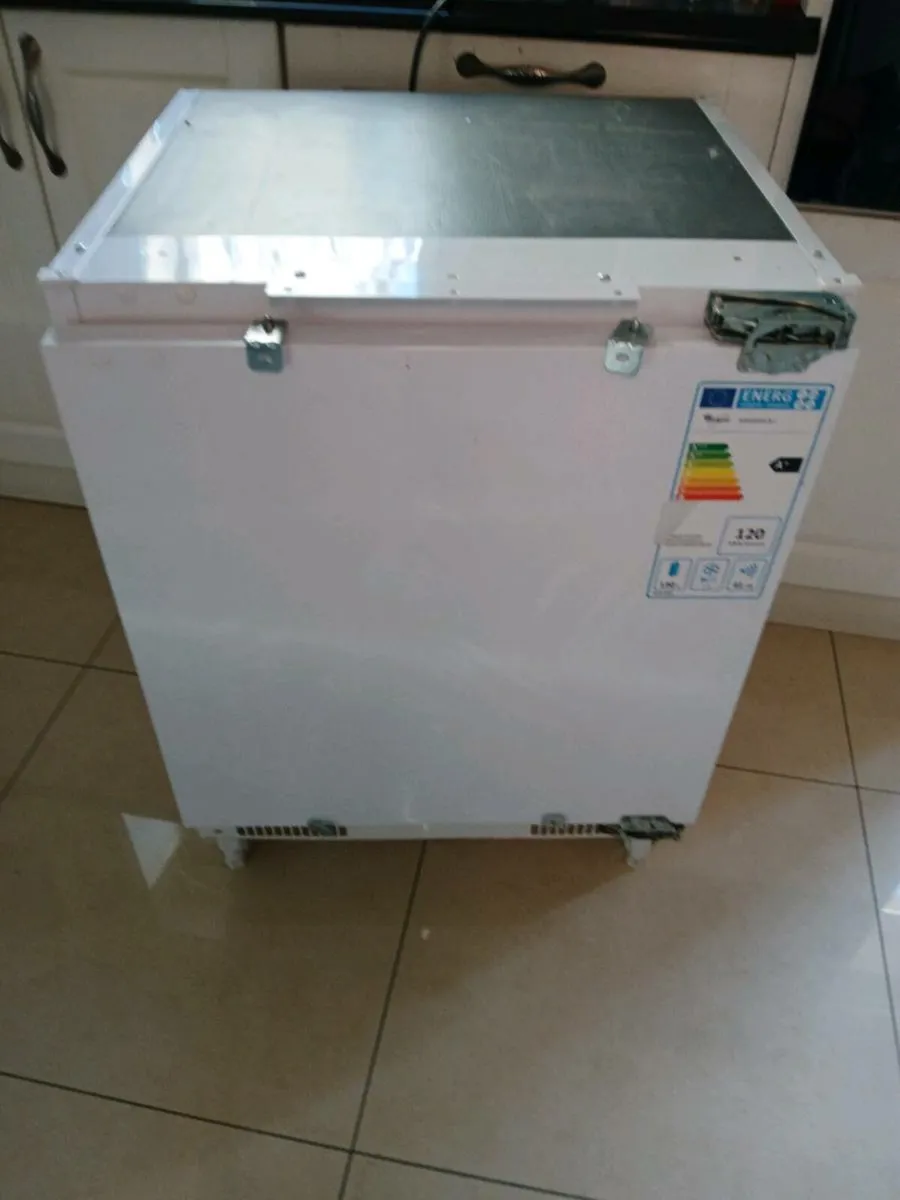 Intergreated fridge - Image 1