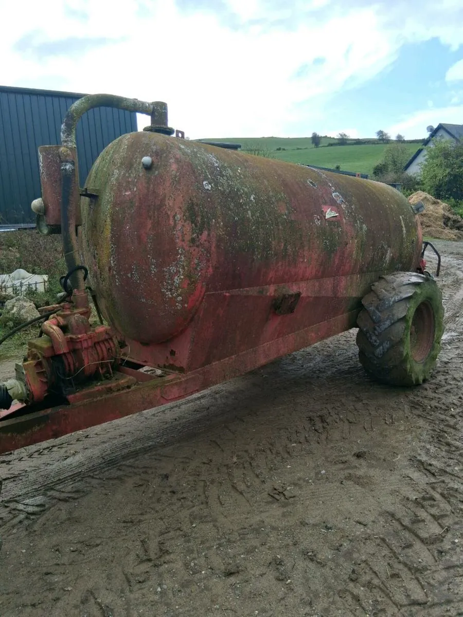 Slurry tanker - Image 1
