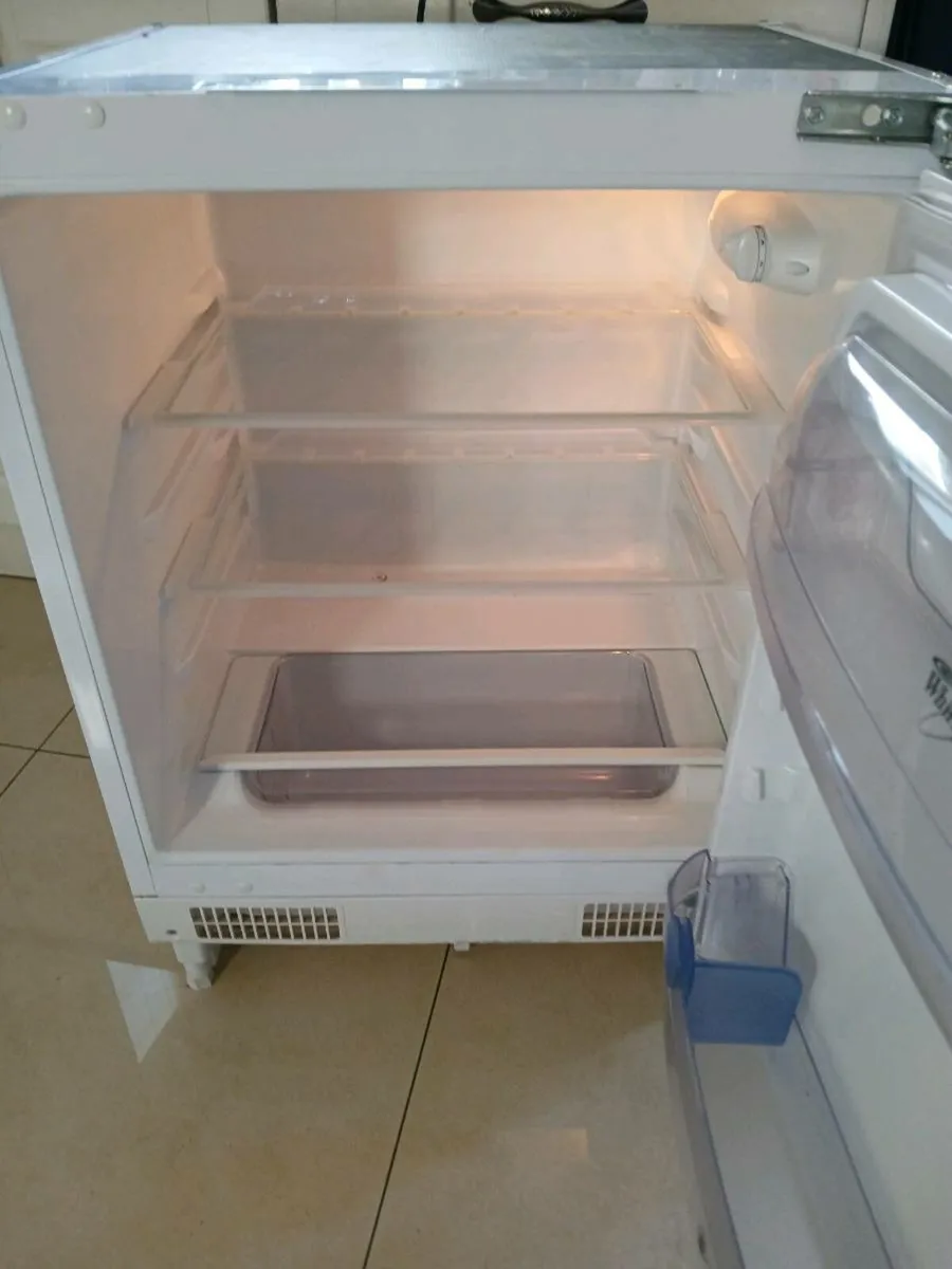 Intergreated fridge - Image 2