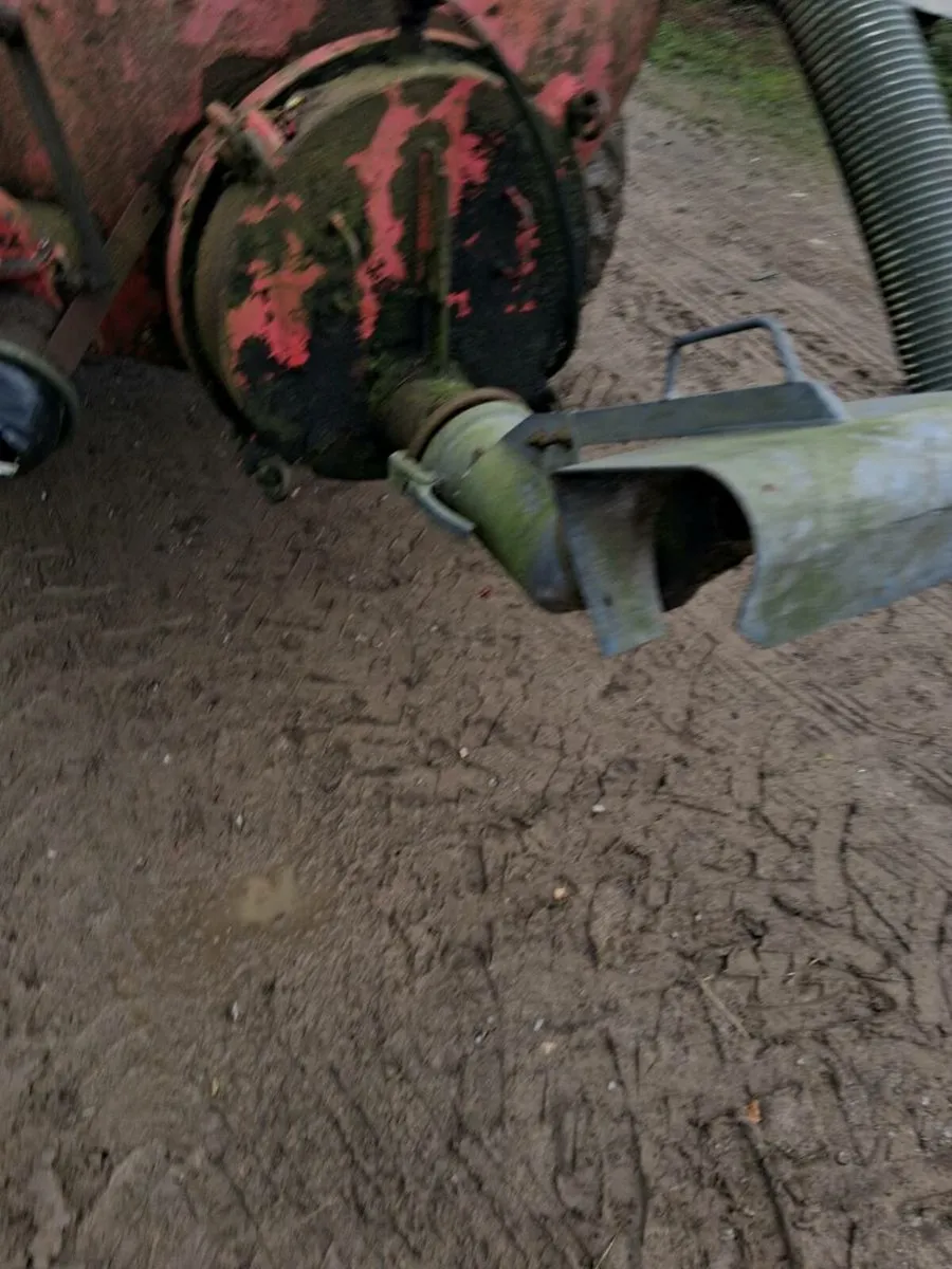 Slurry tanker - Image 3