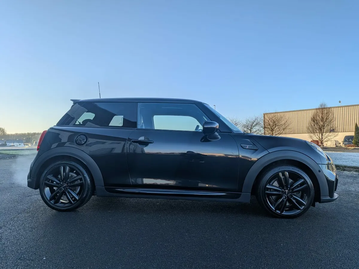 Mini Cooper John Cooper Works Fully Loaded - Image 1