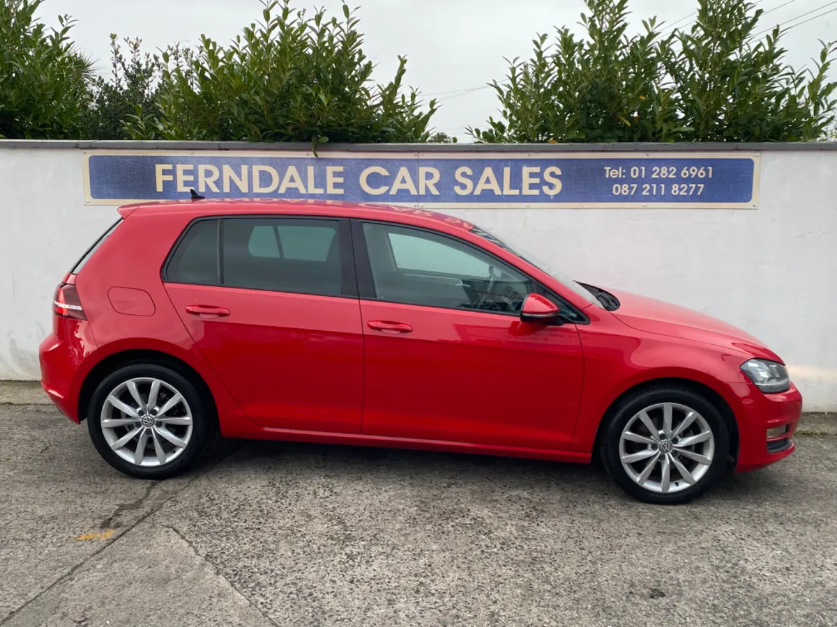 Vw  Golf  Highline low kms - Image 3