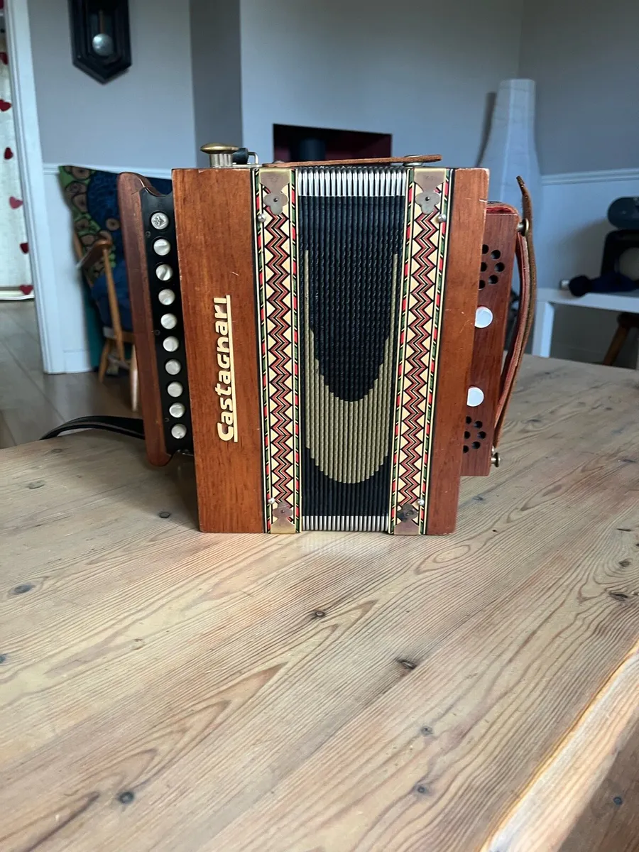 Castagnari Melodeon - Image 1