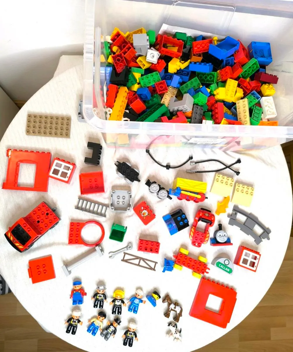 Large Lego Duplo Bundle (411 pieces +3 plates) - Image 3