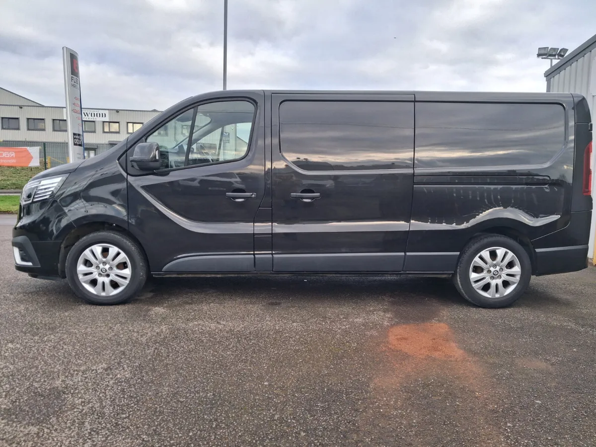 2024 Renault Trafic Panel Van - Image 1