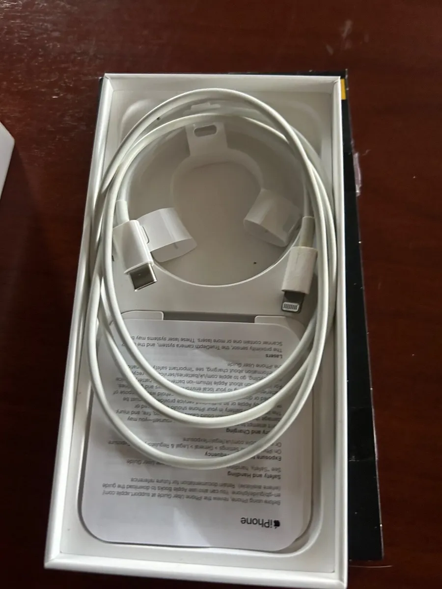 iPhone 13 Racing Green - Image 2