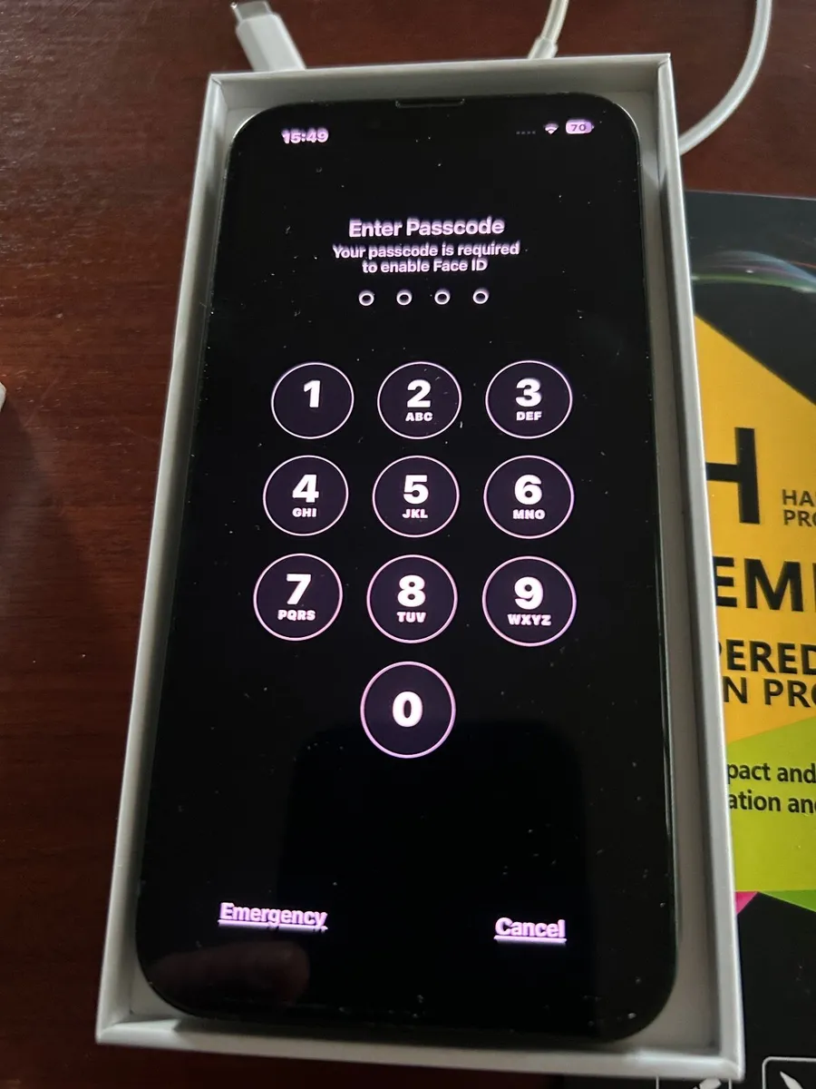 iPhone 13 Racing Green - Image 3