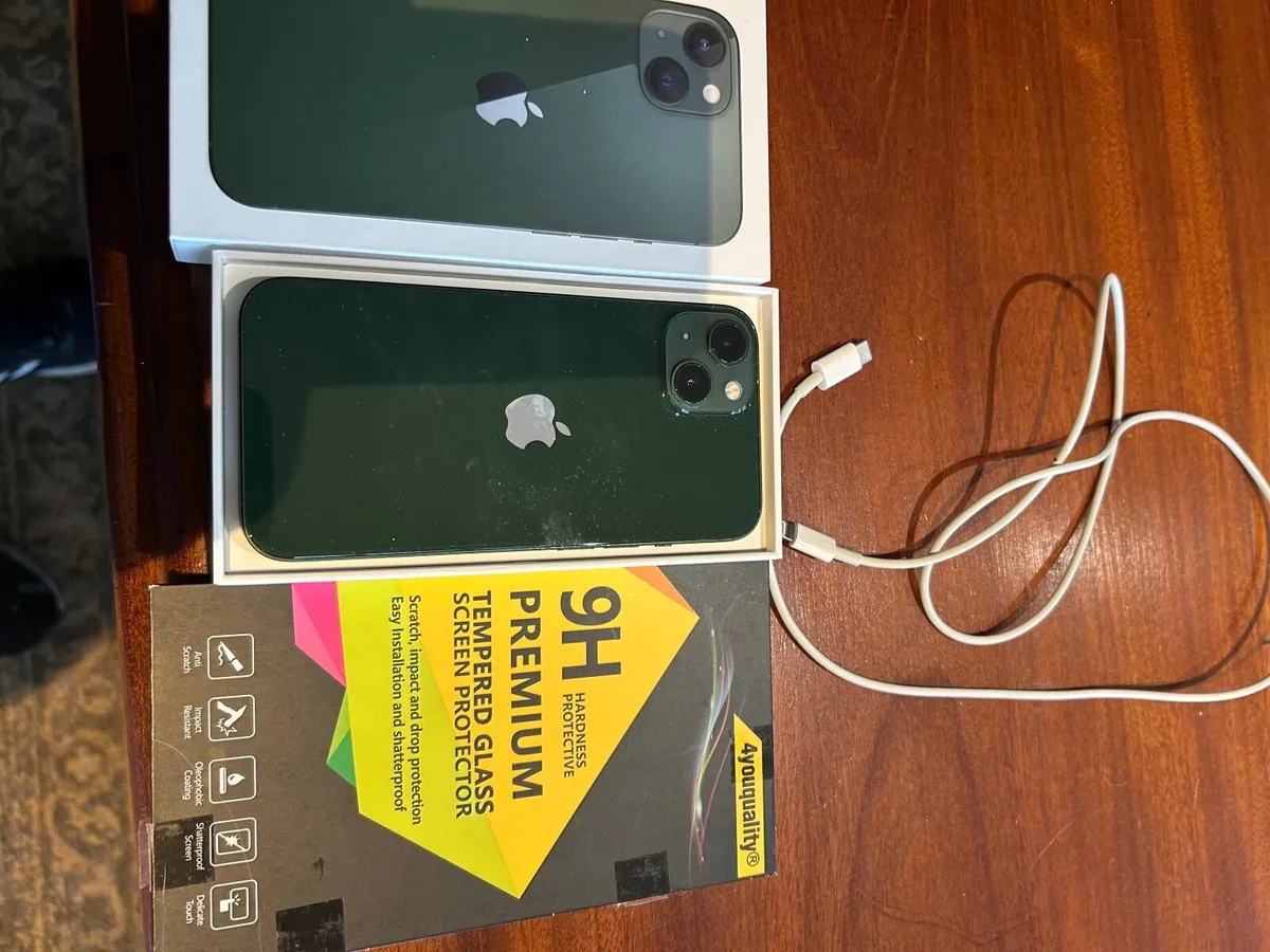 iPhone 13 Racing Green - Image 4