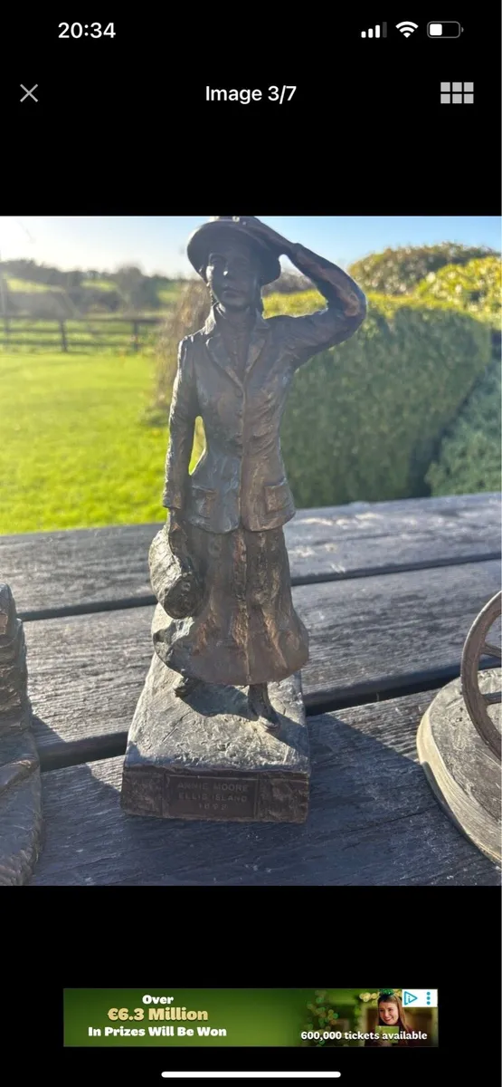 3 pieces is Jeanne Rynheart - Image 4