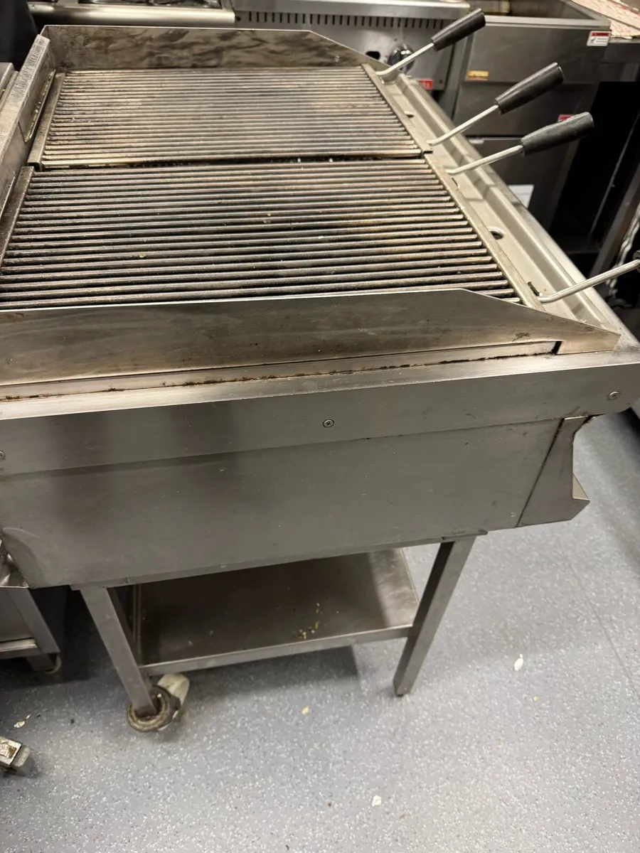 Grill - Image 3