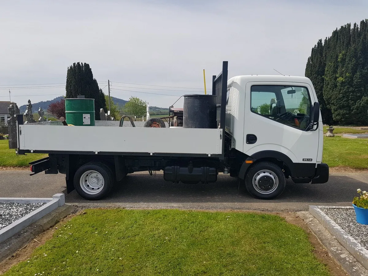 Nissan cabstar tipper - Image 1