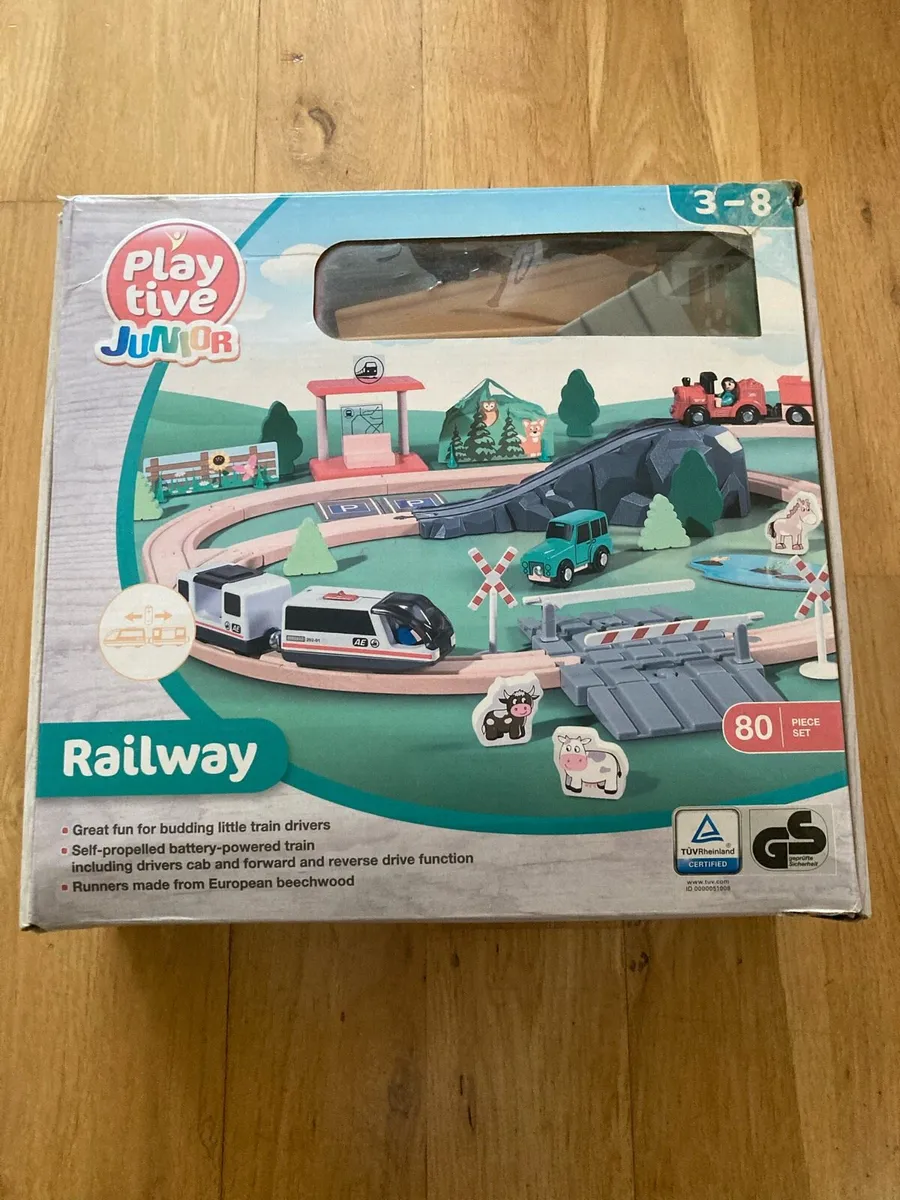 Wooden train tracks - Image 1