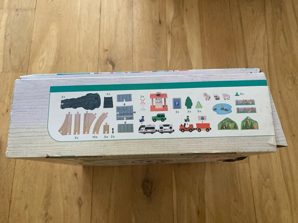 Wooden train tracks - Image 2