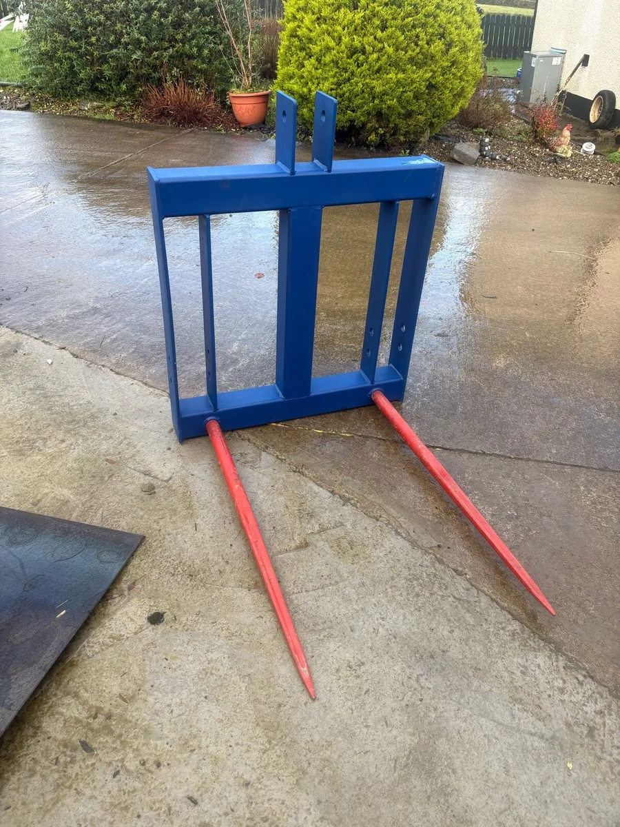 Bale spike - Image 1