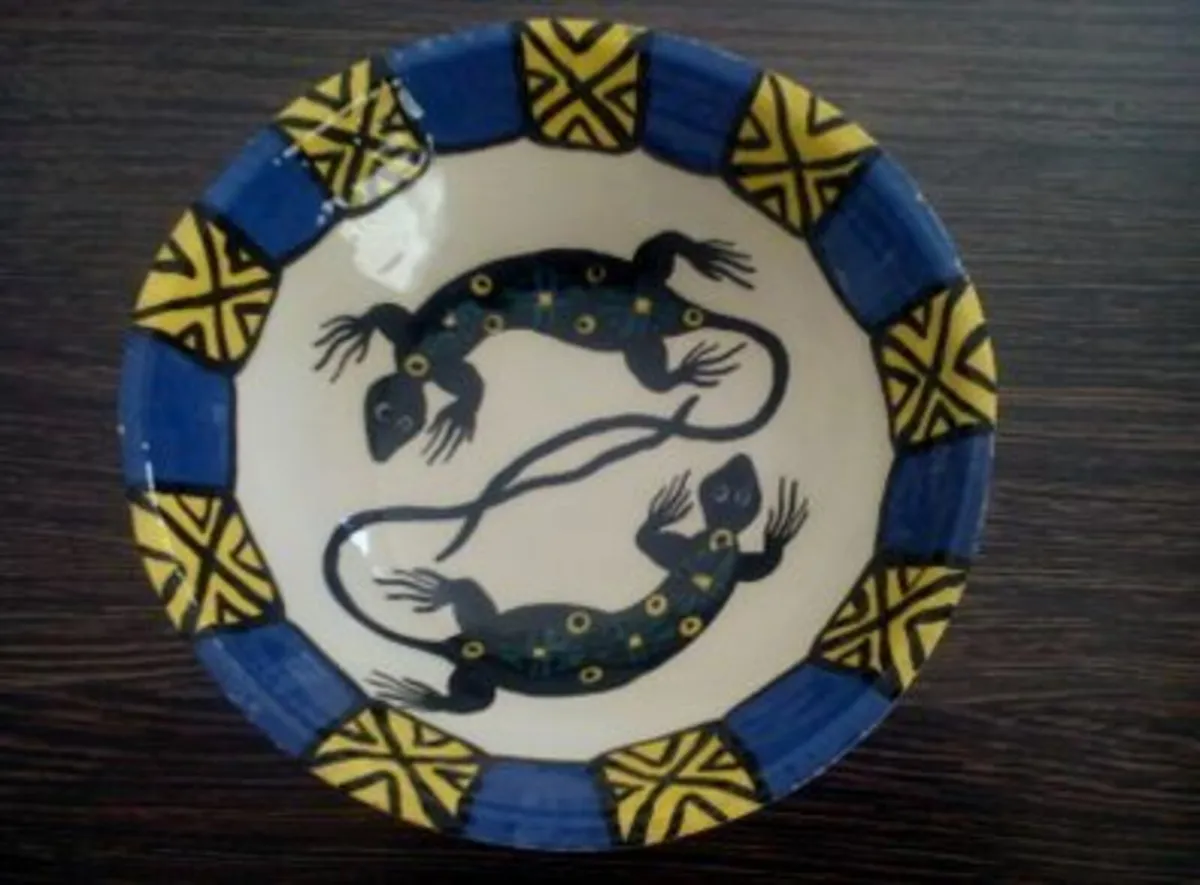 Studio Art Pottery Bowl.