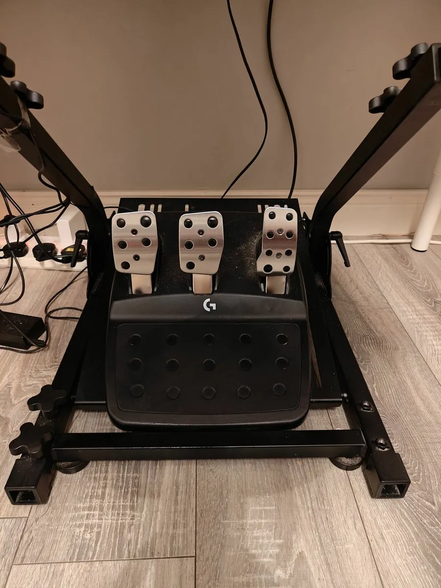 Logitech G G923 Racing Wheel and Pedals - Playstat - Image 3