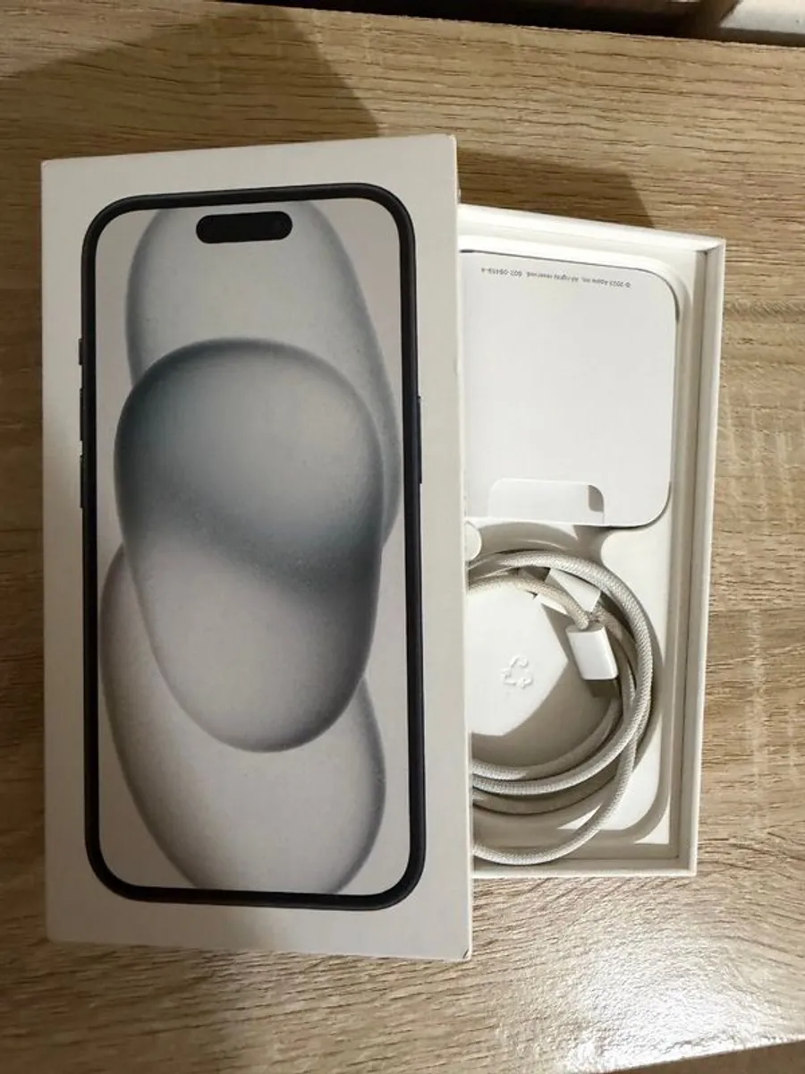 iPhone 15 - Image 1