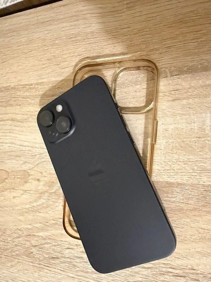 iPhone 15 - Image 3