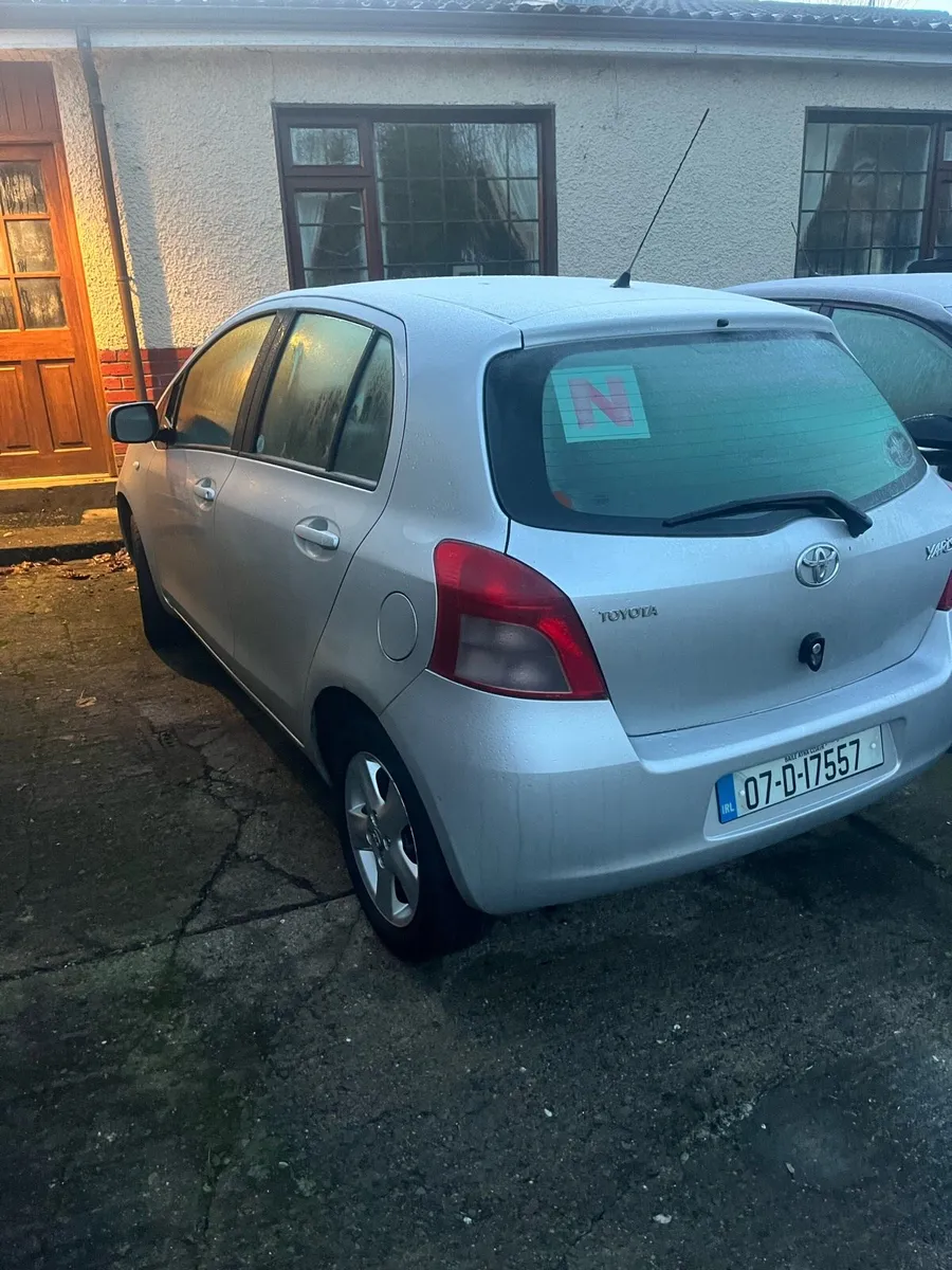07 toyota yaris - Image 1