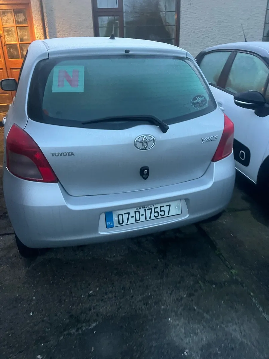 07 toyota yaris - Image 2