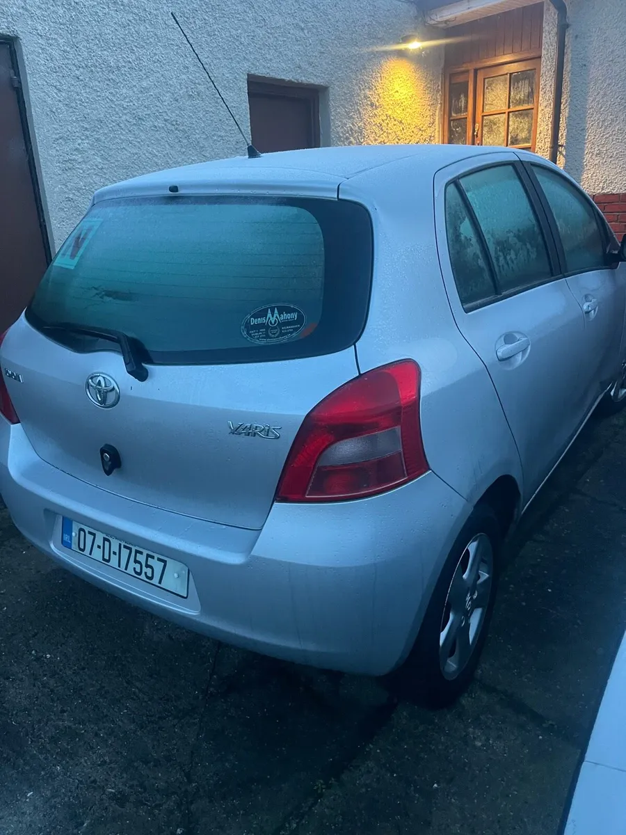 07 toyota yaris - Image 3