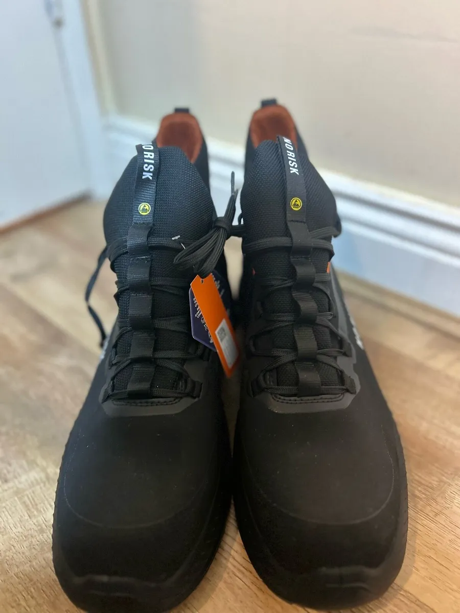 X-TREME Mid Black Safety Boots - Image 3