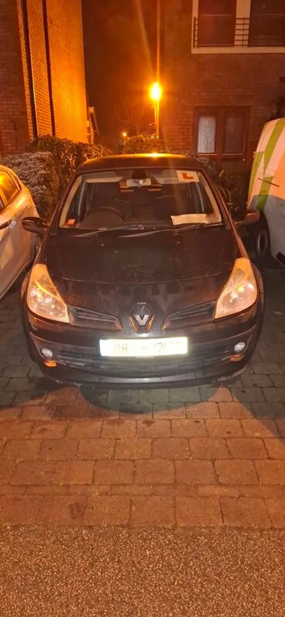 2008 Renault Clio - Image 1