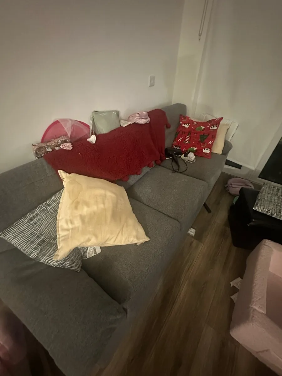 Furniture and TV - Image 4