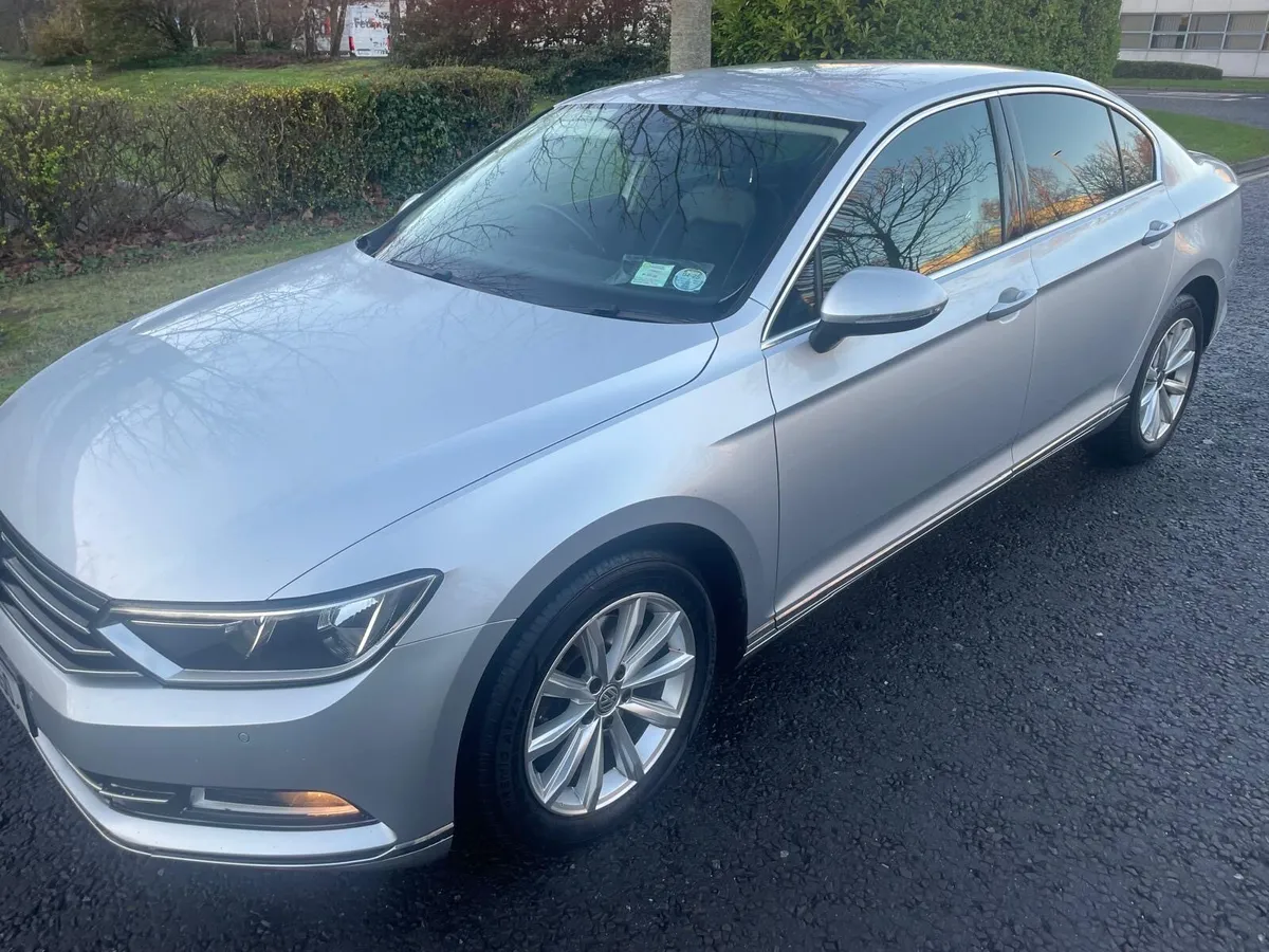 151 Volkswagen Passat - Image 2