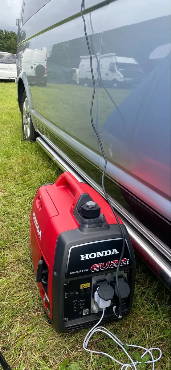 Honda silent generator. - Image 1