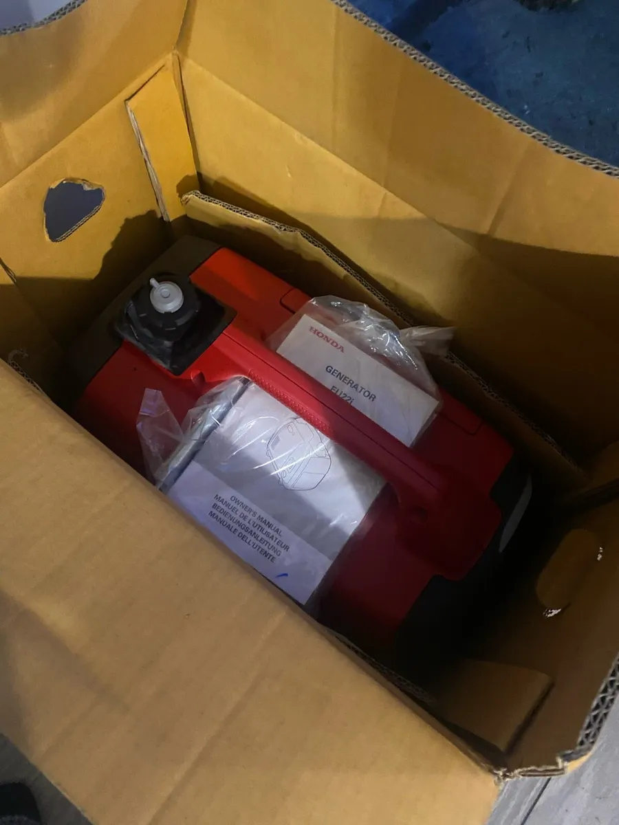 Honda silent generator. - Image 3